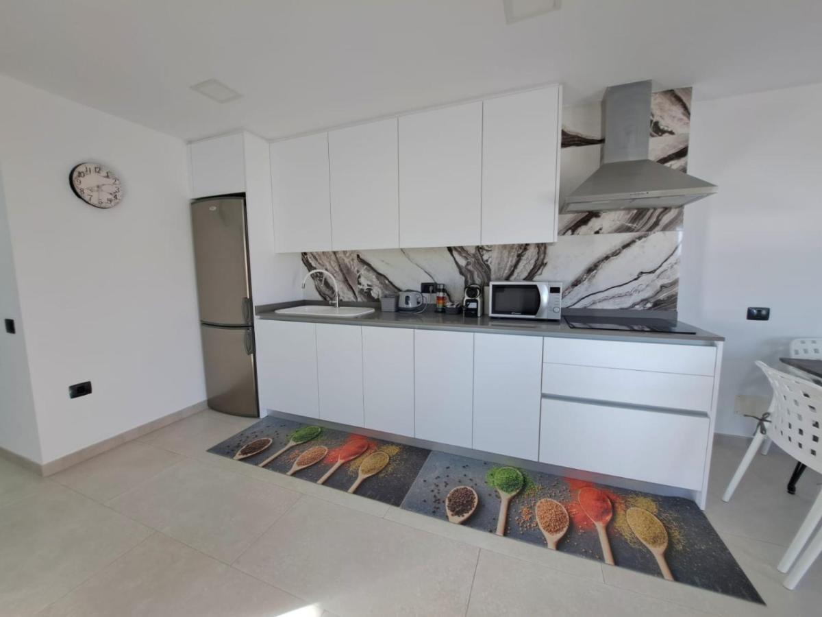Newly Reformed 2 Bedroom Apartment In The Center Of Los Cristianos Los Cristianos  Exterior foto