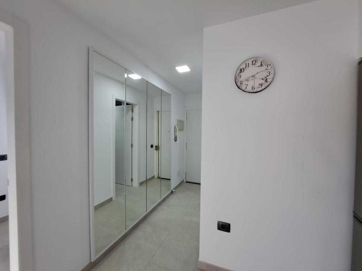 Newly Reformed 2 Bedroom Apartment In The Center Of Los Cristianos Los Cristianos  Exterior foto